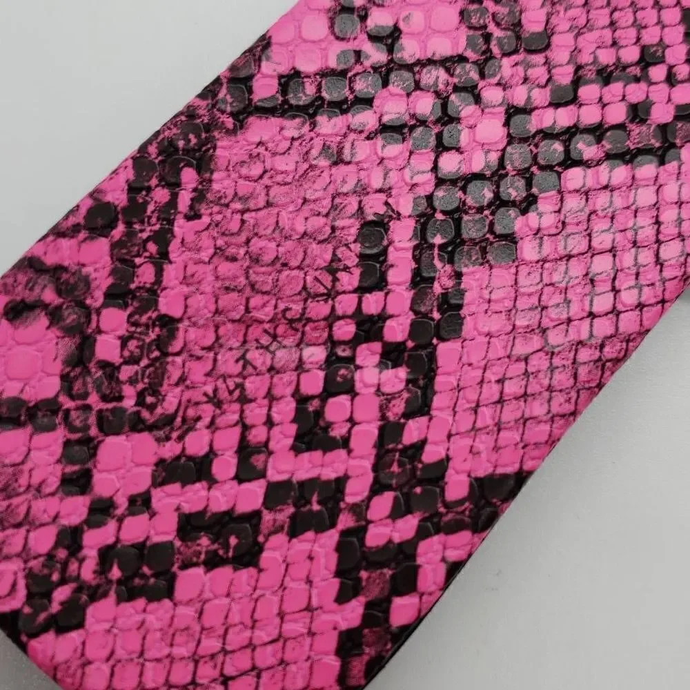 14th And Union Size 7 Hot Pink Snake Skin Flip Flop